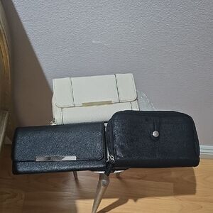 Chic Black and White Women's   Wallet Set  Of 3 And Chain NWOT